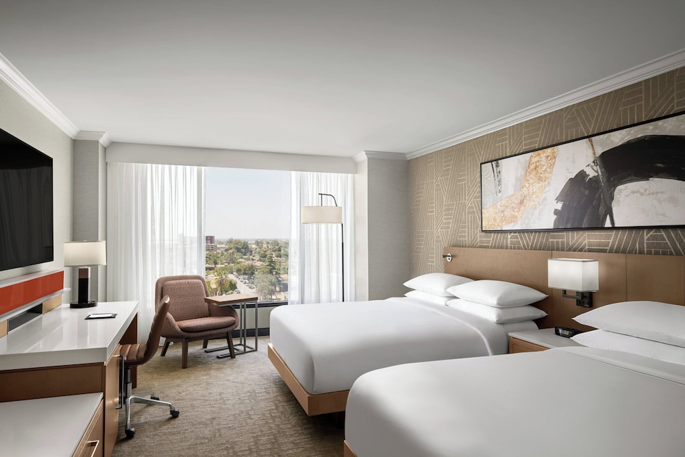 Delta Hotels by Marriott Anaheim Garden Grove - photo 8