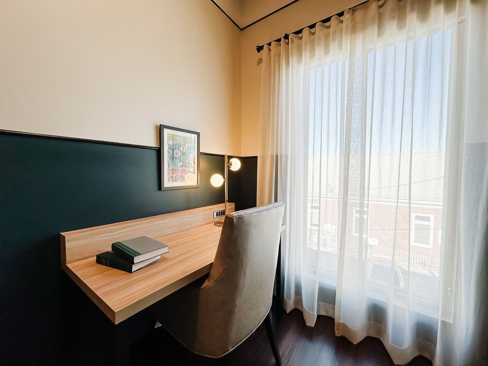 The Carpentry Hotel - photo 8