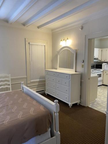 The Admiral Hotel Motel - photo 144