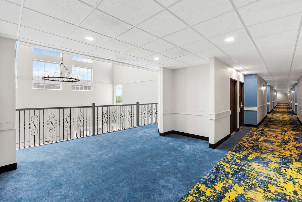 Quality Inn & Suites La Porte - photo 21