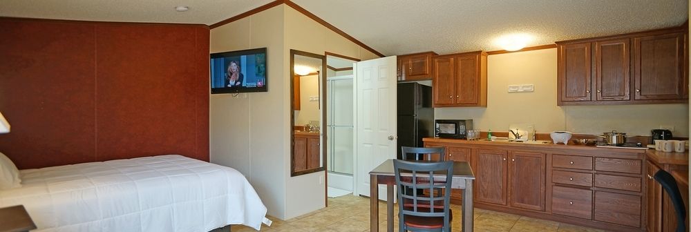 Eagle Inn & Suites - photo 3