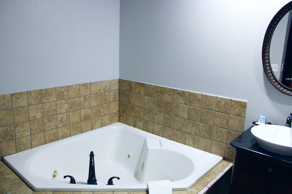 Greenstay Hotel and Suites St James - photo 9