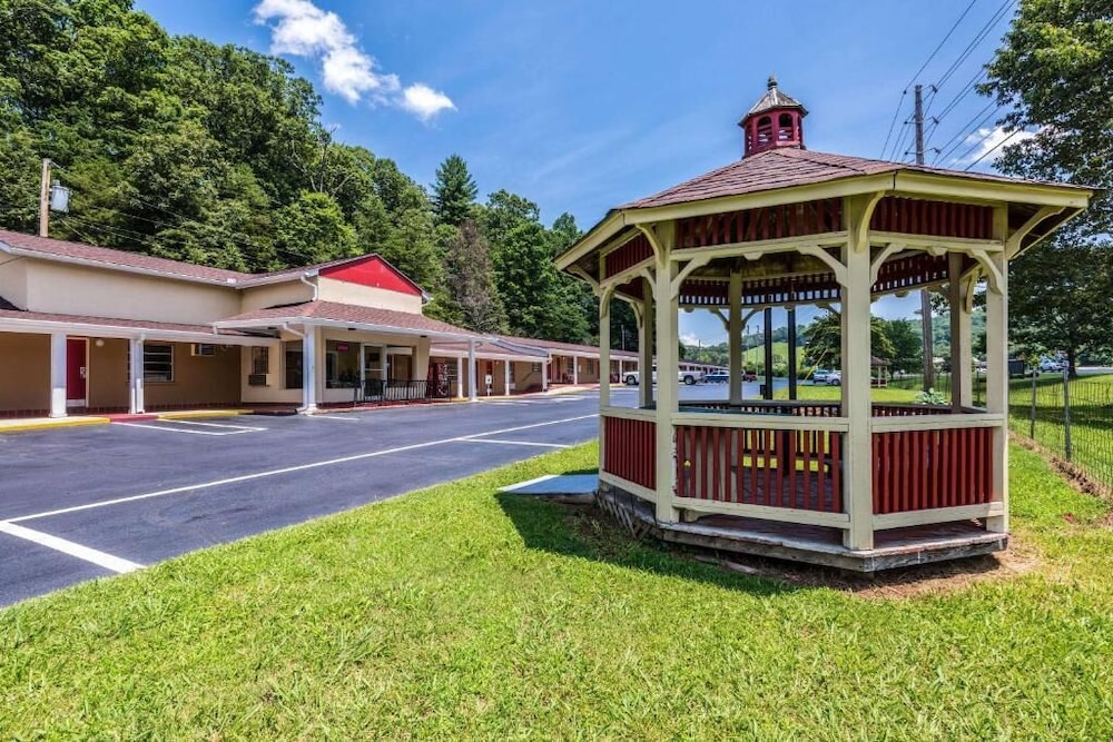 Americas Best Value Inn Franklin - featured photo