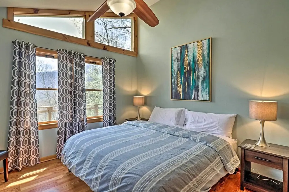 Serene Mountain Mist Retreat W Deck Hot Tub — Maggie Valley
