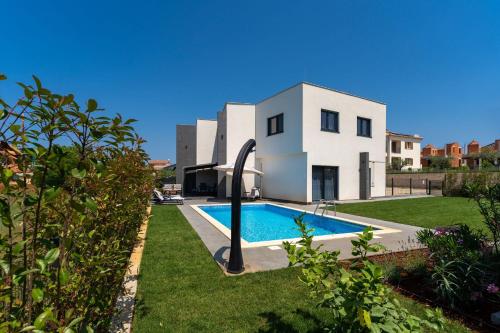 Villa Papillon — 4-Star Luxury Hotel in Kastelir, Croatia