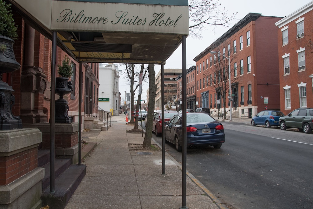 Biltmore Suites Hotel - photo 32