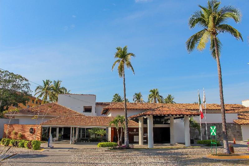 Plaza Pelicanos Club Beach Resort