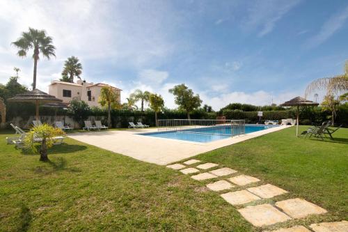 Apart Condomínio do Vale — 4-Star Luxury Hotel in Guia, Portugal