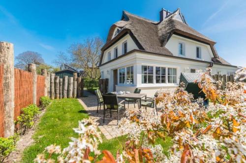 Kranich Kate exclusive Reet Doppelhaushälfte für 6 Personen in Zingst in Zingst, Germany