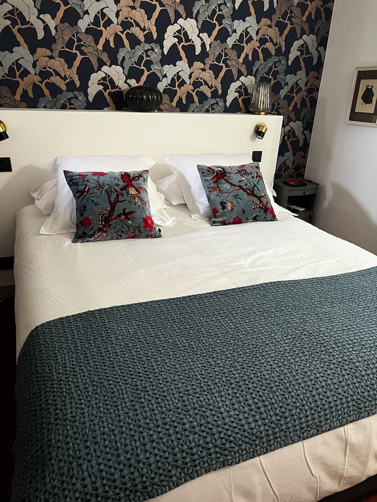 L Intemporel — 4-Star Luxury Hotel in Saint-Cyr-Sur-Mer, France