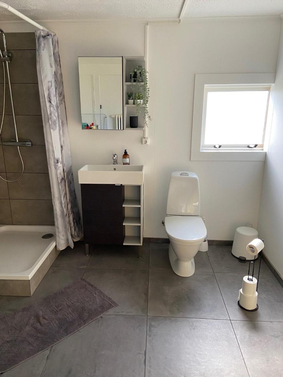 The Little Guesthouse Downtown Keflavik Airport