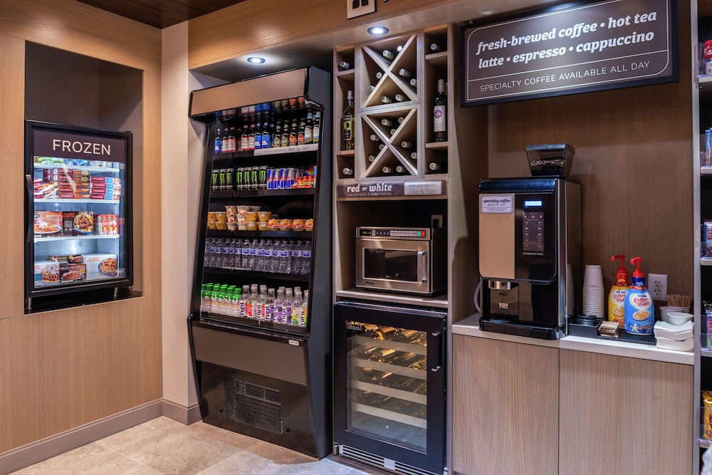 Hilton Garden Inn Kansas City Airport - photo 40