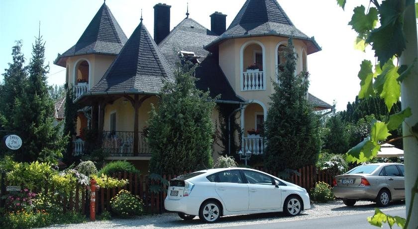 Ilona Kis Kastély Panzió in Keszthely, Hungary