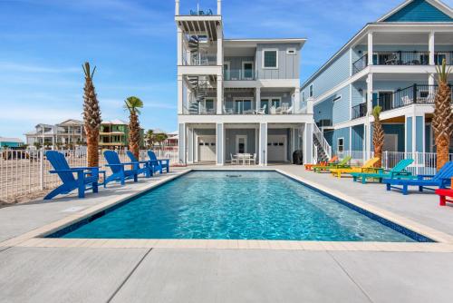 Blue Chair by Gulf Coast Getaways in Navarre, United States