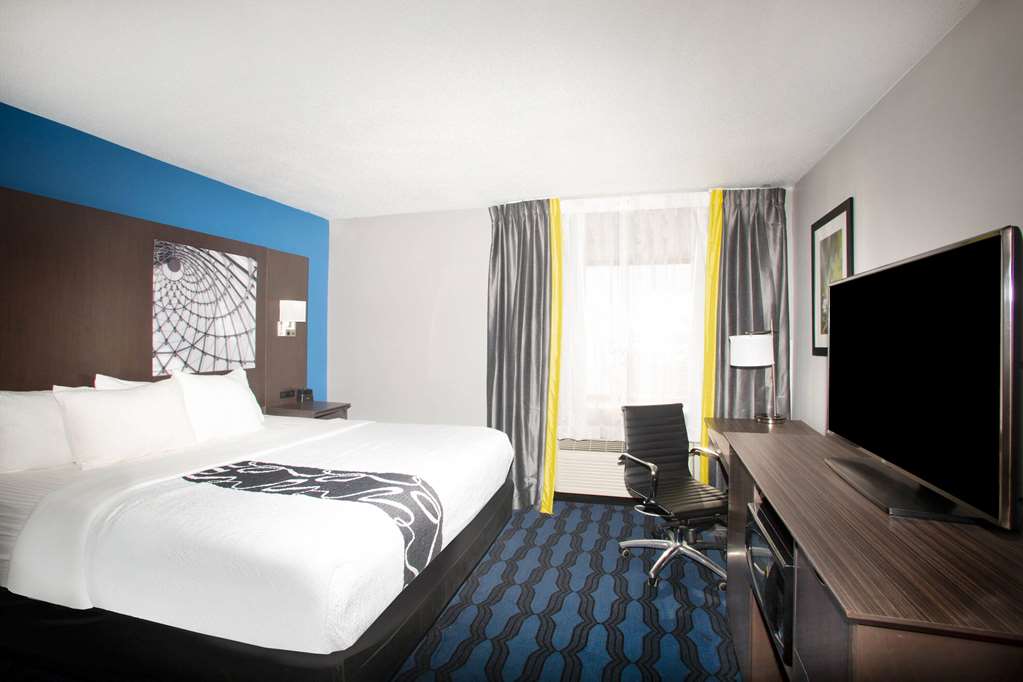 La Quinta Inn by Wyndham St. Louis Hazelwood Airport North - photo 25