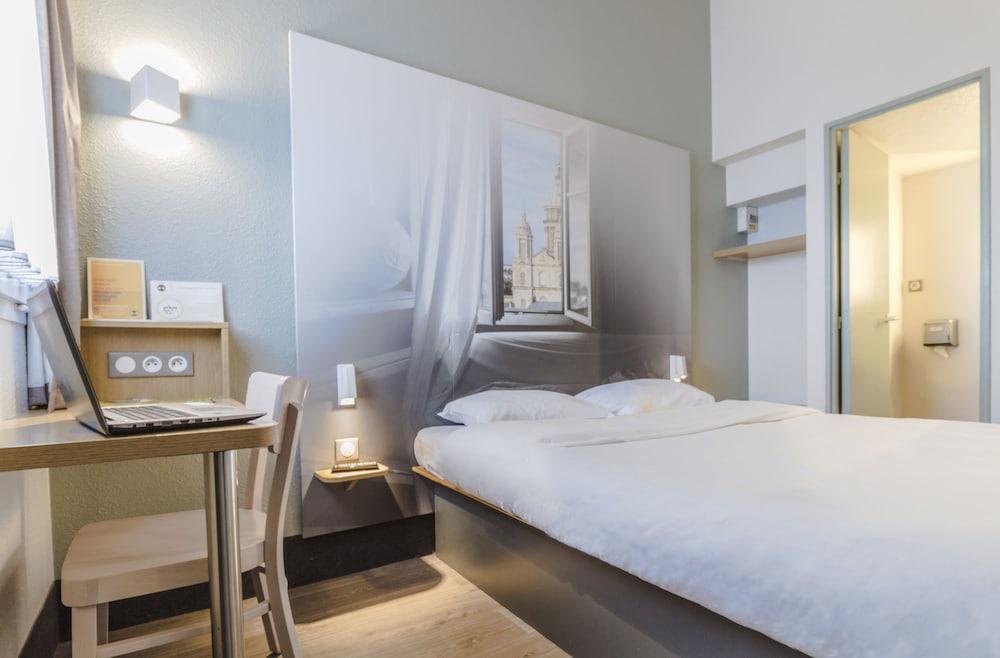 B&B HOTEL Boulogne sur Mer Saint Martin in Saint-Martin-Boulogne, France