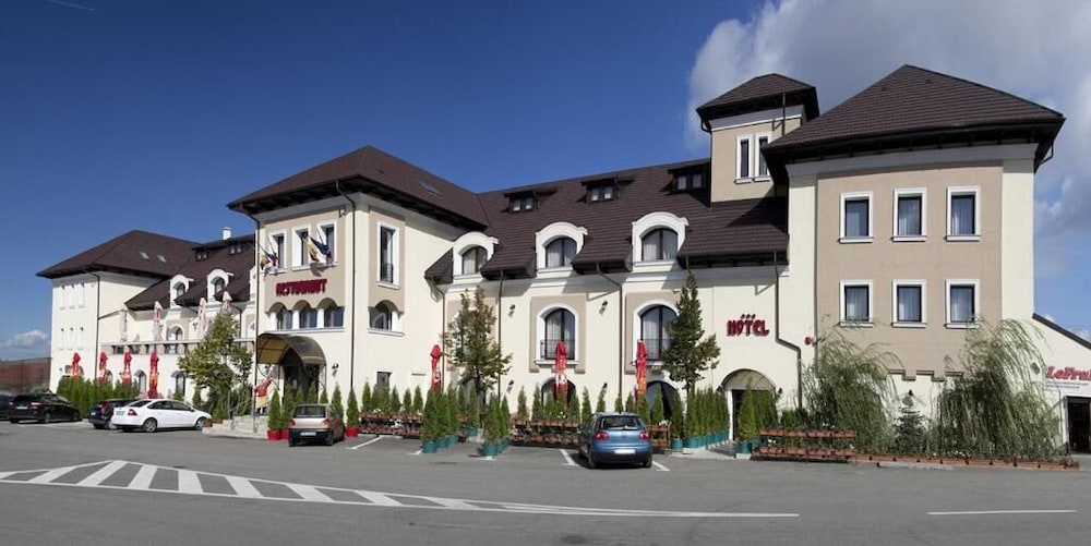 Hotel Hanul Domnesc — hotel in Sacele
