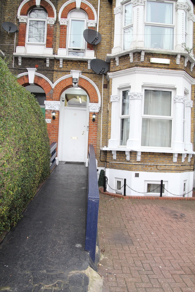 London Olympus Hotel