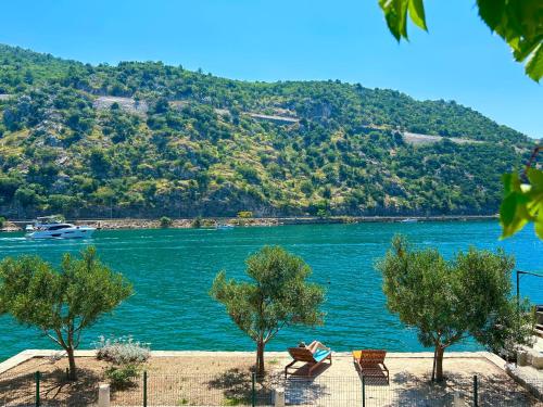 Villa Three Olives — 4-Star Luxury Hotel in Mokosica, Croatia