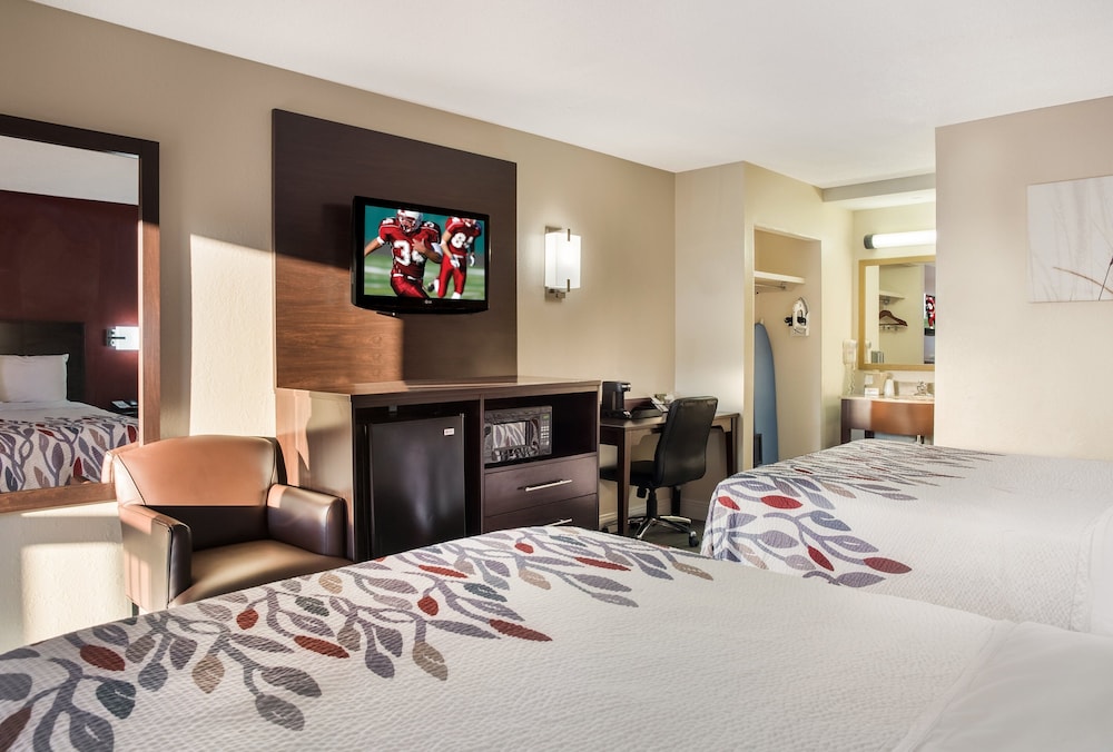 Red Roof Inn Tupelo - photo 16