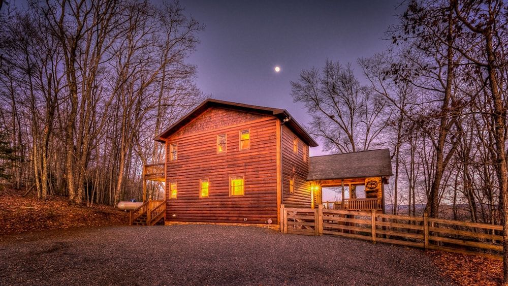Black Dog of Blue Ridge in Blue Ridge, United States