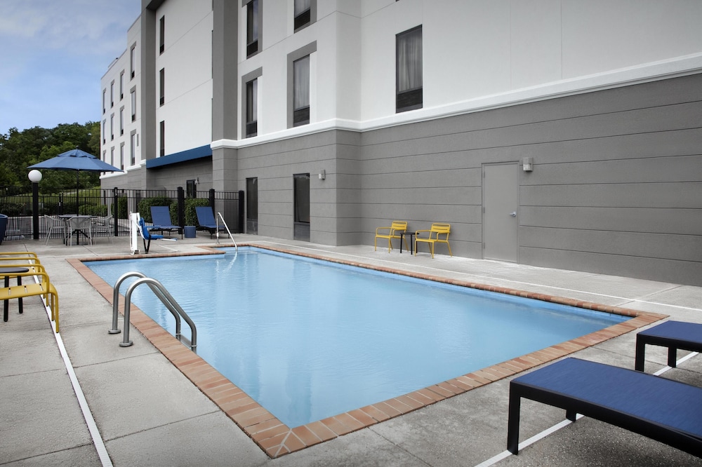 Hampton Inn Lenoir City - photo 17