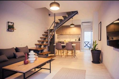 Central Maisonette — 4-Star Luxury Hotel in Volos, Greece