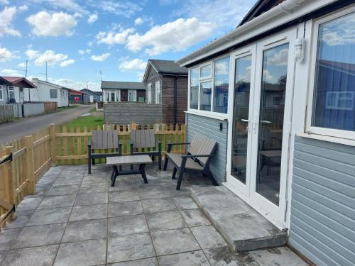 'New Memories' Dog Friendly Holiday Chalet — 4-Star Luxury Hotel in Bridlington, United Kingdom