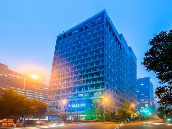 Three Gorges Serviced Apartments — 4-Star Luxury Hotel in Chengdu, People's Republic of China