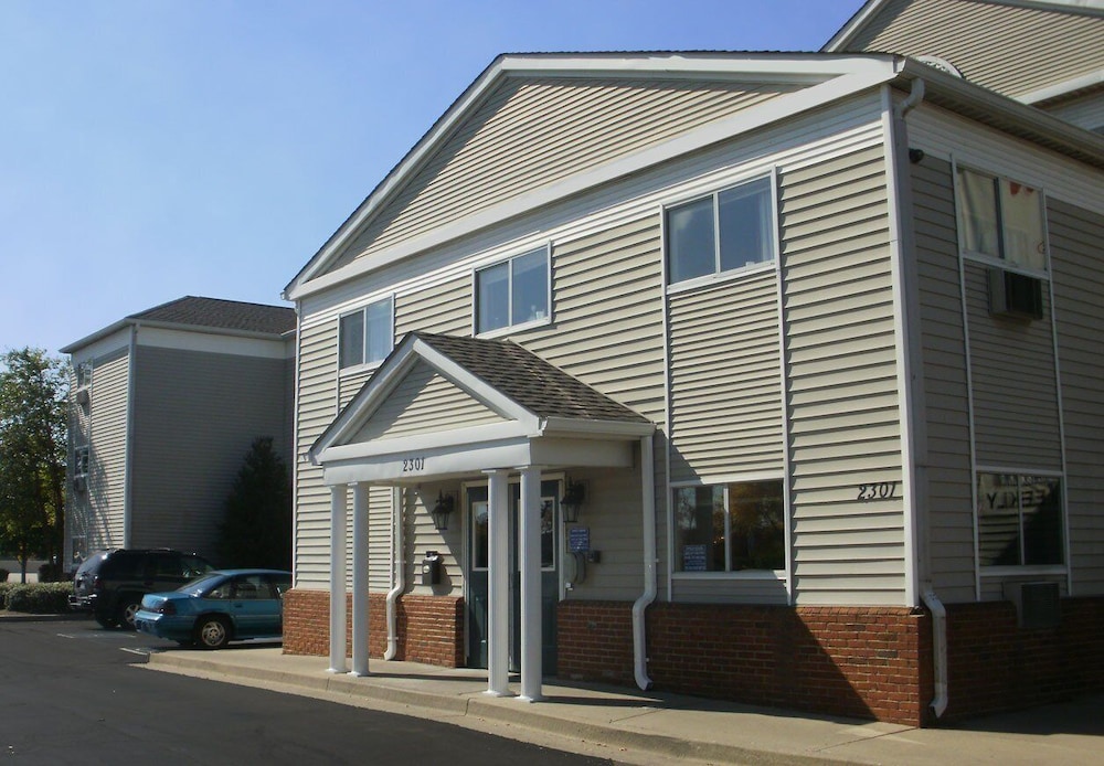 InTown Suites Extended Stay Indianapolis IN I 70 Post Road - photo 19