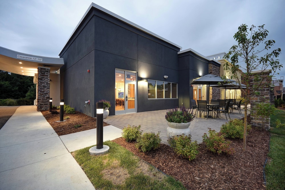 Fairfield Inn & Suites by Marriott Milwaukee North - photo 16