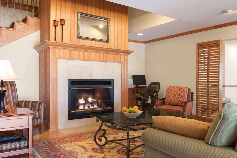 Country Inn & Suites by Radisson Davenport Quad Cities - photo 29