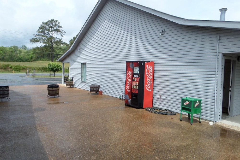 Lynchburg Country Inn - photo 41