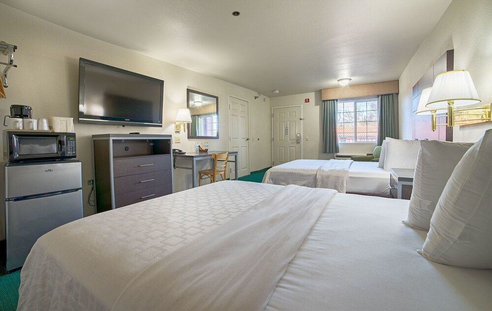 Turlock Inn - photo 13