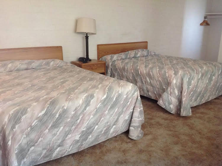 Wiebe Motel - photo 3