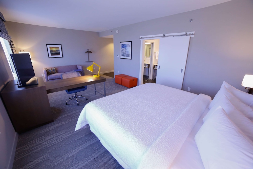 Hampton Inn & Suites Forest City - photo 13
