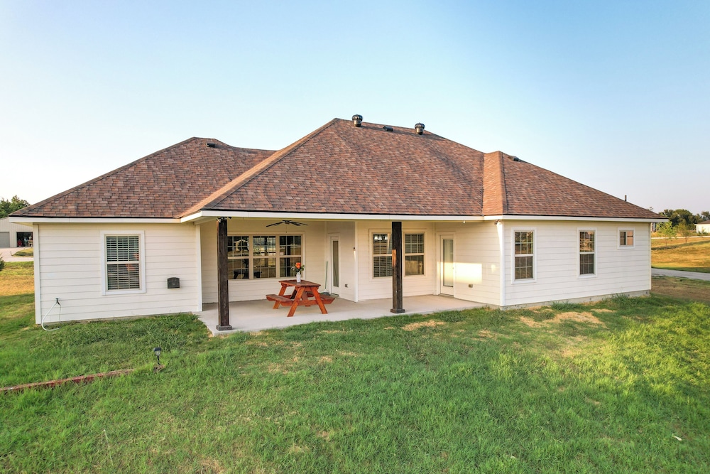 about 10 Mi to Dtwn McKinney Home with Patio and Yard — 4-Star Luxury Hotel in Mckinney, United States