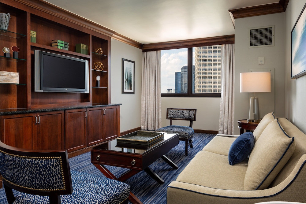 Sheraton Norfolk Waterside Hotel - photo 10