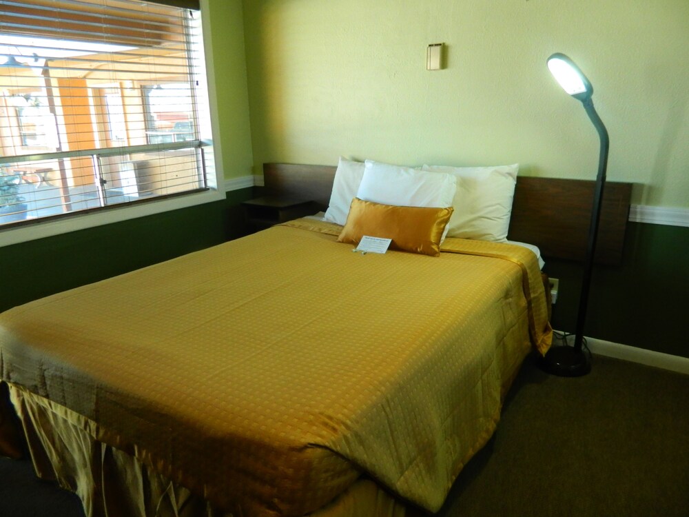 Country Motor Inn - photo 7