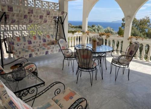 Country house by the Sea 200m & Sea View with garden — 4-Star Luxury Hotel in Agioi Theodoroi, Greece