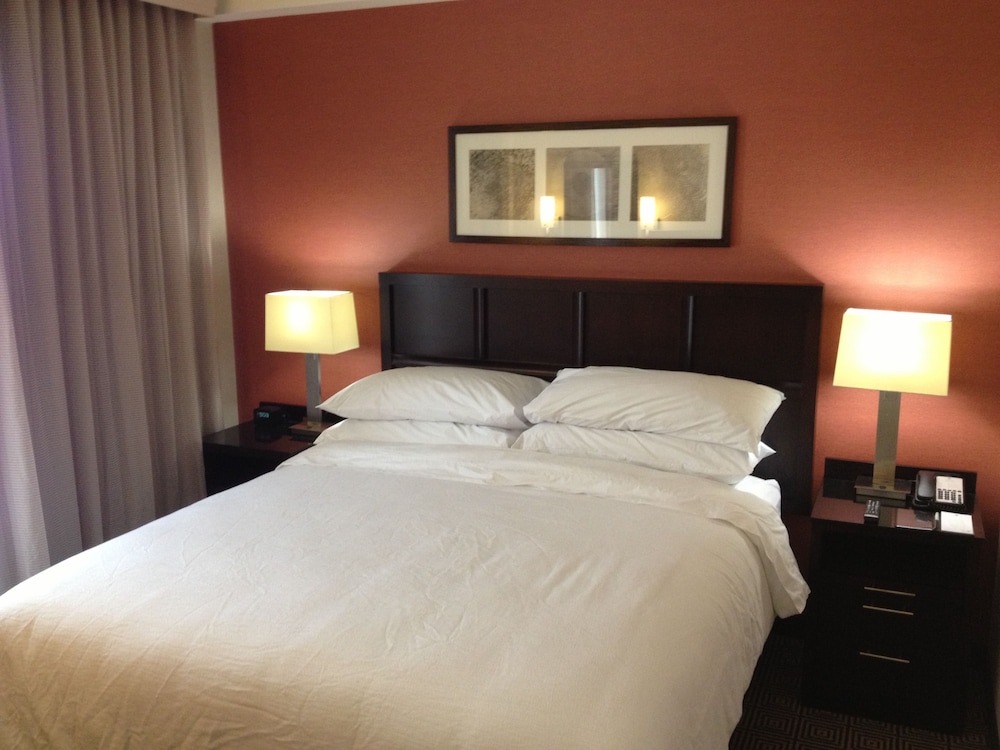 Embassy Suites Newark Airport - photo 9