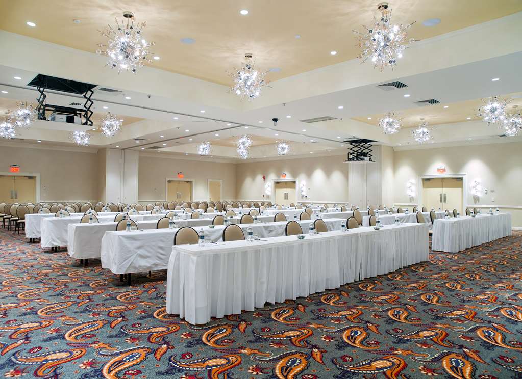 Washington Plaza Hotel - photo 37