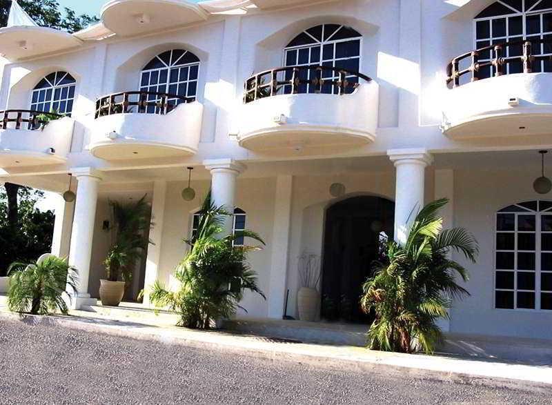 Hotel Las Dunas Chahué in Santa Maria Huatulco, Mexico