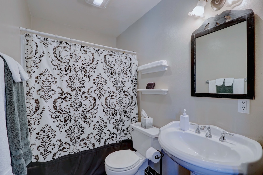 Pelican Cove Inn - photo 83