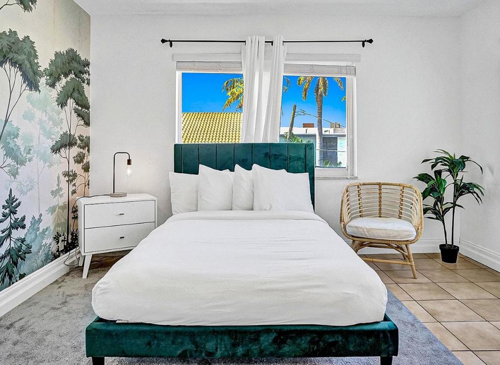 The Nook 16 - last minute hotel in Hollywood