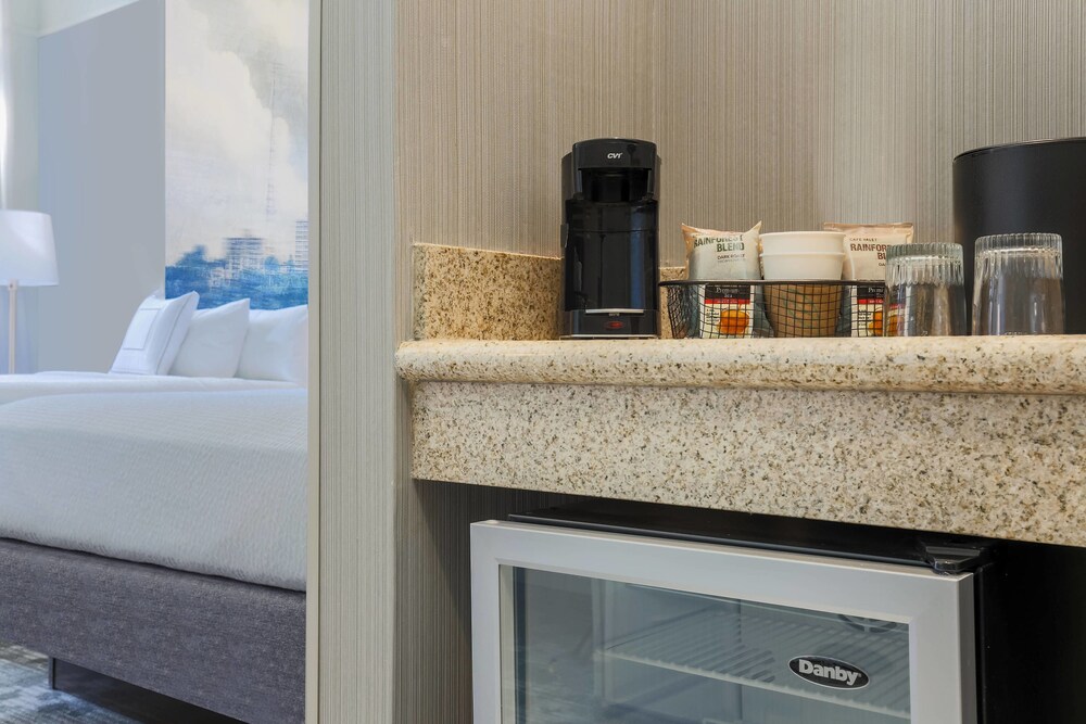 Courtyard by Marriott Pittsburgh Downtown - photo 10