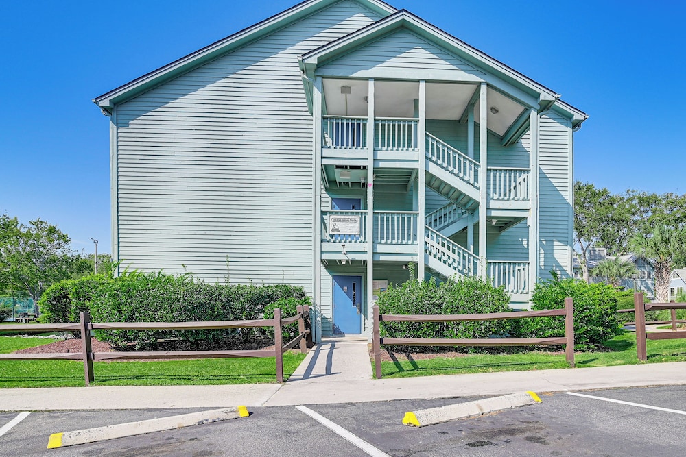 Beach & Pool Access: Resort style Myrtle Beach Gem - photo 17