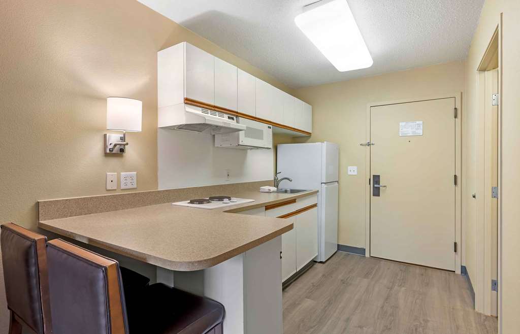 Extended Stay America Select Suites St. Louis Airport Central - photo 12