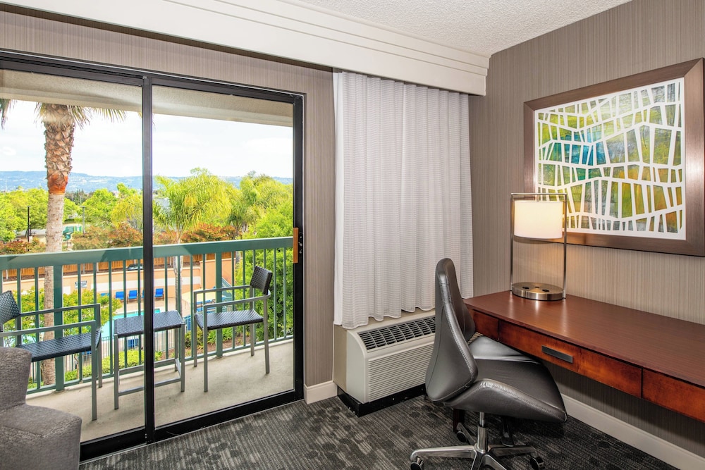 Courtyard by Marriott Oakland Airport - photo 12