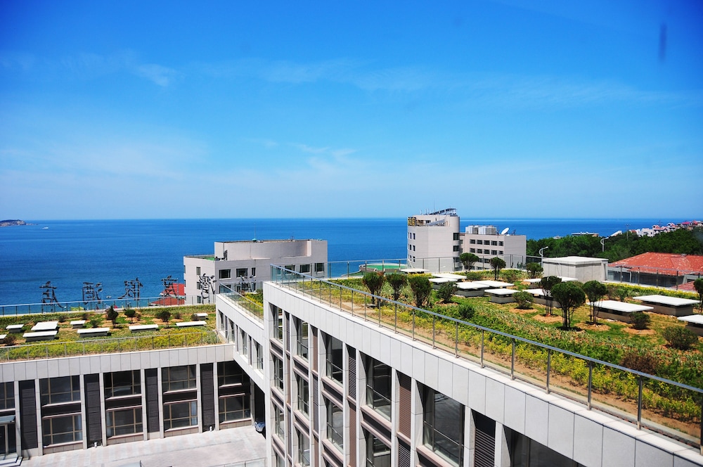 Golden Bay Resort Hotel — hotel in Weihai